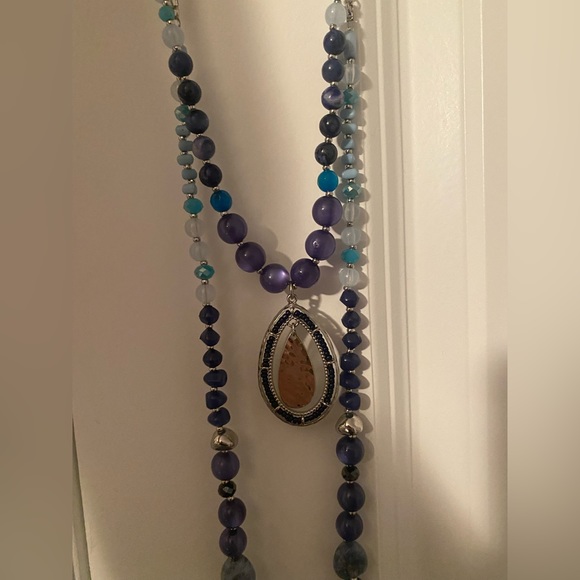 Chico’s women necklace. NWT. Two shades of blue stones. Silver. - Picture 3 of 5
